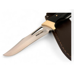 Ловен нож M390 с месингови гардове и кожена кания