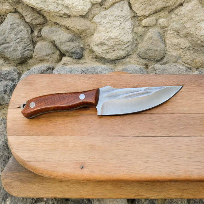 Ловен нож Knives FB1763F с фиксирано острие и дървена дръжка