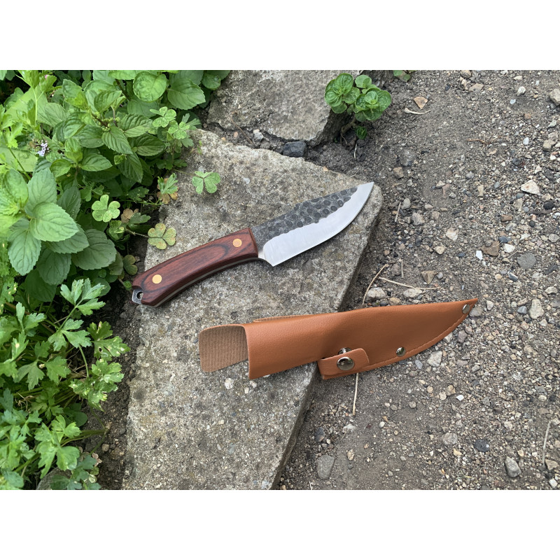 Ловен нож Knives FB1764G с фиксирано острие и дървена дръжка