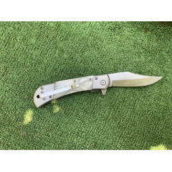 Сгъваем нож с перлена дръжка и кафяв кожен калъф