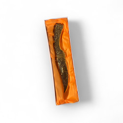 Сувенирен нож с релефен дизайн и декоративен калъф