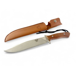 Ловен нож с дървена дръжка и кания от  кожа