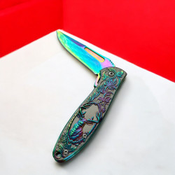 Сгъваем нож "Неонов елен" – стил и функционалност в едно