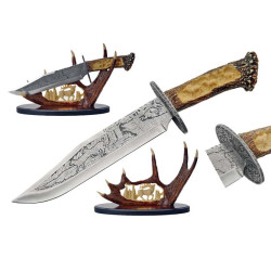 Колекционерски нож с гравирани елени и ръкохватка от смола – 38 см