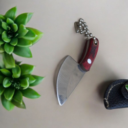 Мини нож "Hunter Curve" с червена дървена дръжка и черна кания – ключодържател