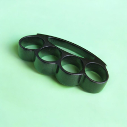 Масивен черен кастет с изчистен дизайн – 170 грама Масивен черен кастет с изчистен дизайн – 170 грама