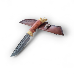 Ловен нож от дамаска стомана VG10 с дръжка от махагон и месингов елемент "трицератопс"