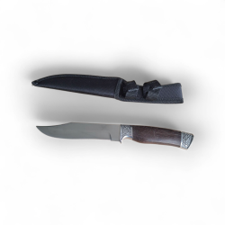 Ловен нож с класическо острие и дървена дръжка с метални орнаменти – 28 см