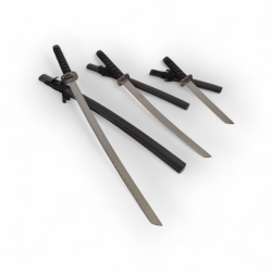 Комплект от три японски меча - катана, вакизаши и танто с поставка