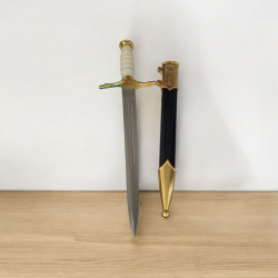 Церемониален кортик с позлатена гарда и полирано незаточено острие – колекционерска реплика