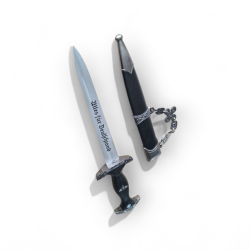 Реплика на церемониален кортик с надпис "Alles für Deutschland" – колекционерско издание с верижка