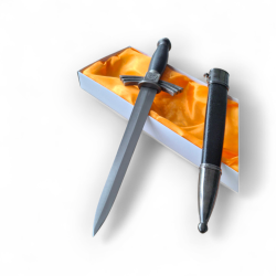 Реплика на руски церемониален кортик – черна кания и релефен герб