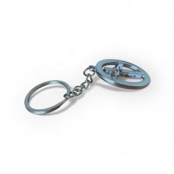 Метален ключодържател с въртящ се бял кръст и Христово Разпятие : Светлина и спасение