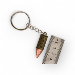 Метален ключодържател куршум „LOVE“ – стилен и символичен подарък  -Любов с точност