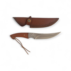 Ловен нож с извито острие –  стомана 5Cr15Mov, дръжка от сандалово дърво и кожена кания