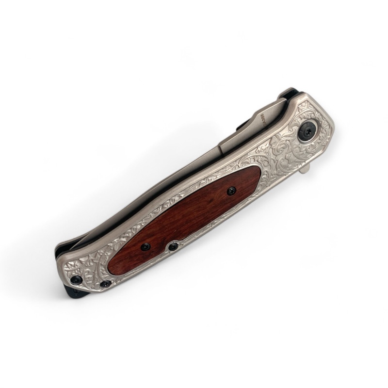 Гравирана метална дръжка на нож Browning с отворено острие Сгъваем нож Browning Classic Gent в разгънато състояние с дървена дръжка