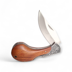 Сгъваем нож "Woodland Classic" – неръждаема стомана, дървена дръжка и гравиран гард