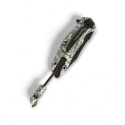 Сгъваем нож с лайнер-лок, камуфлажен дизайн и вградена магнезиева пръчка