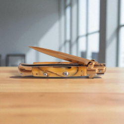 Автоматичен сгъваем нож „Golden Classic Stiletto“ – 440C стомана и златиста дръжка