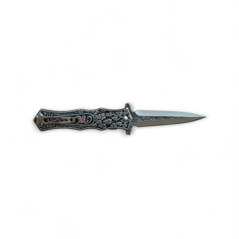 Сгъваем нож Ornamental Dagger върху шишарка и зелени дъски