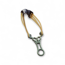 MadMonkay SkullShot – Метална Прашка с Агресивен Дизайн и Силен троен ластик