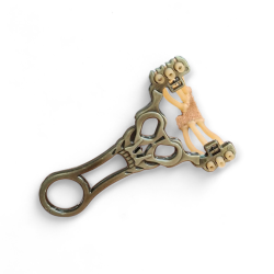 MadMonkay SkullShot – Метална Прашка с Агресивен Дизайн и Силен троен ластик