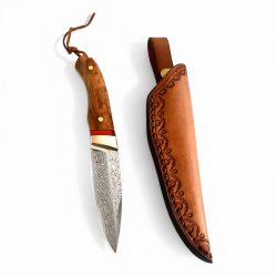 Ловен нож „Rosewood Damascus“ – VG10 ядро, 67 слоя и кожена кания