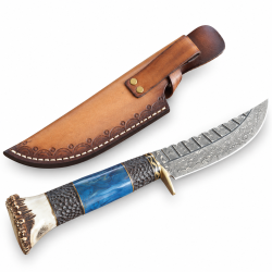 Ловен нож „Arctic Stag“ – 67 слоя дамаскова стомана VG-10, еленов рог и кожена кания