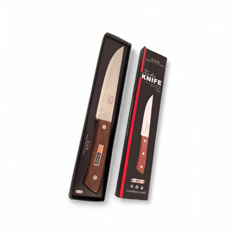 Кухненски нож ZC-02 с дървена дръжка – опаковка и продукт Chef Knife ZC-02 от FREESHEEP – професионален кухненски стил