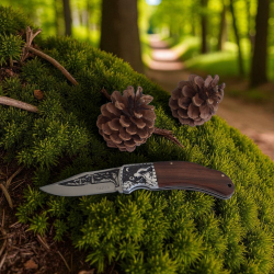 Сгъваем руски джобен нож с гравиран Тайга / Вълк с калъф за колан