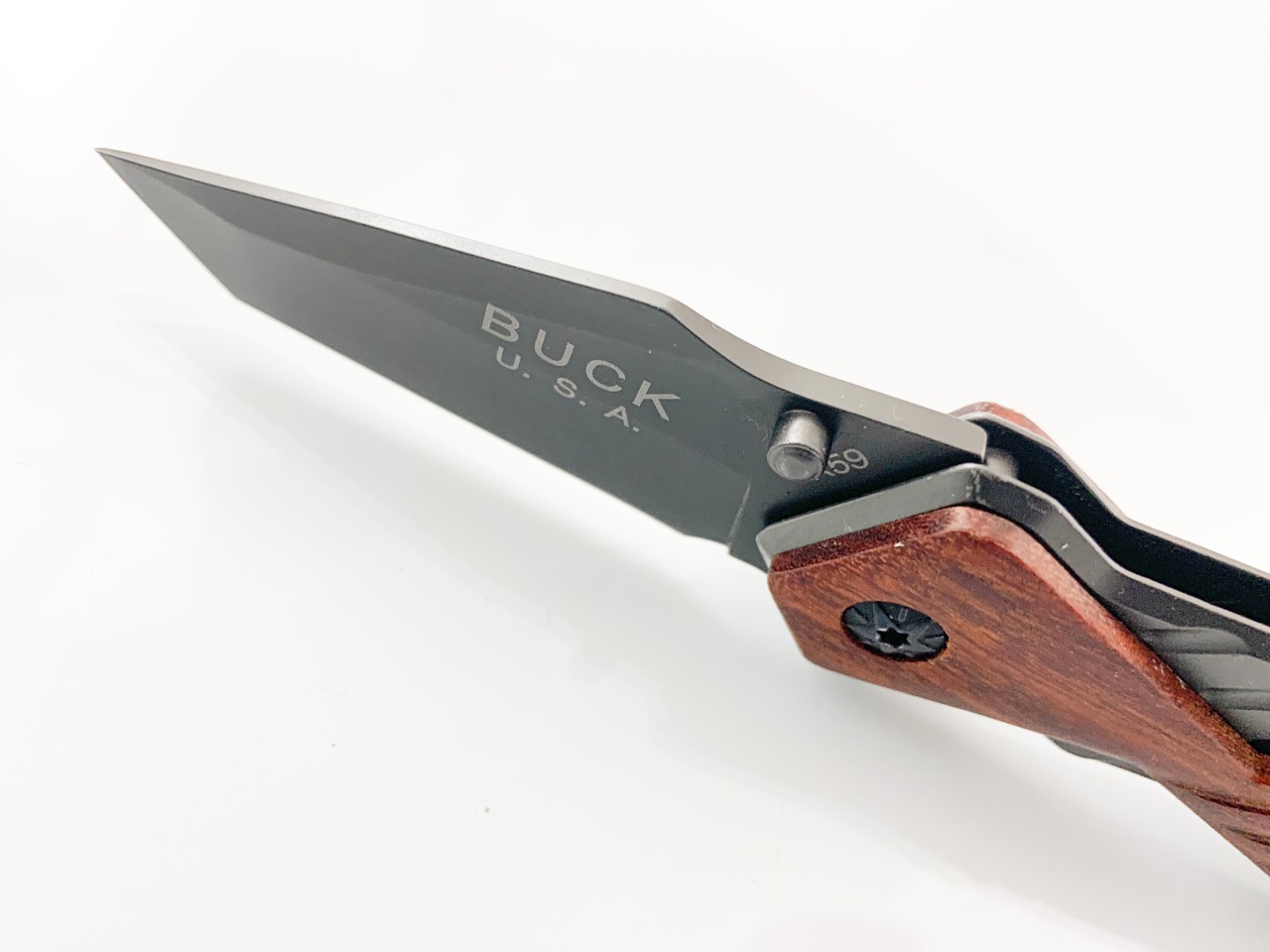 Сгъваем джобен нож с иноксово покритие и дървени чирени Buck X59 Сгъваем джобен нож с иноксово покритие и дървени чирени Buck X59