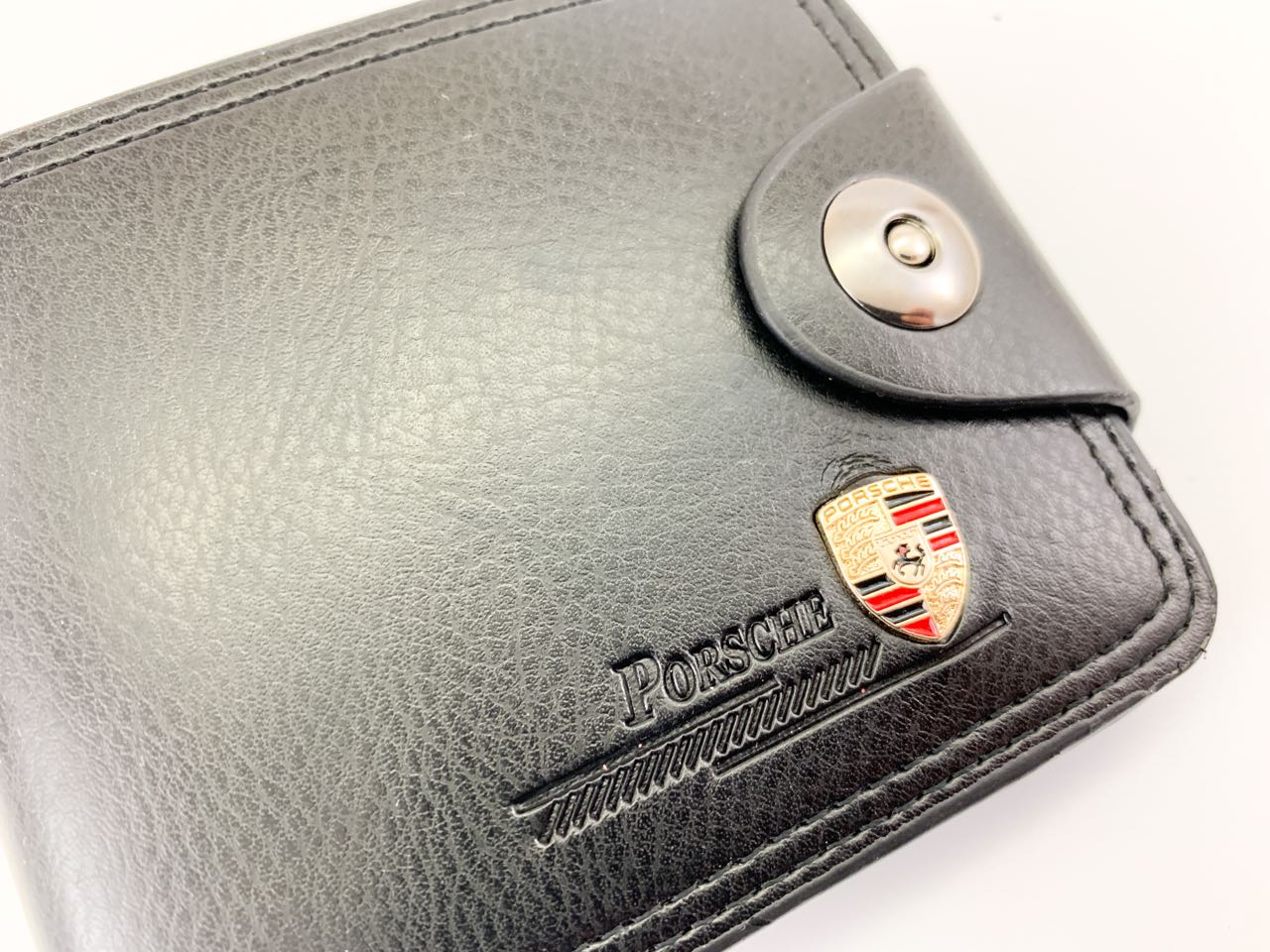 Мъжки кожен портфейл Порше / Porsche с магнитна закопчалка