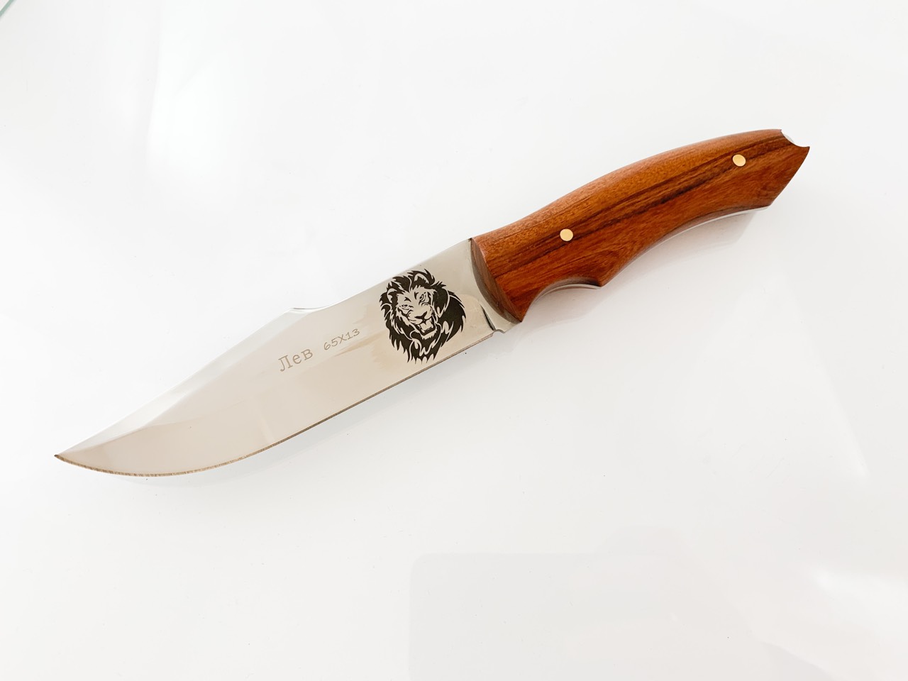 Руски ловен нож с калъф - Лъв/Лев