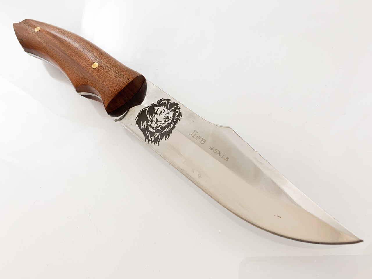 Руски ловен нож с калъф - Лъв/Лев