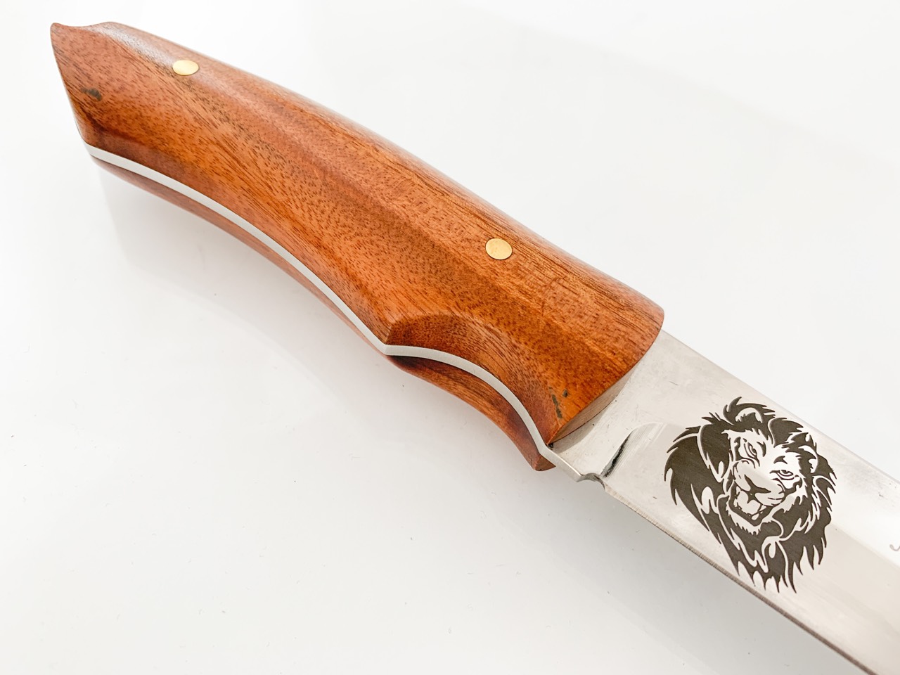 Руски ловен нож с калъф - Лъв/Лев