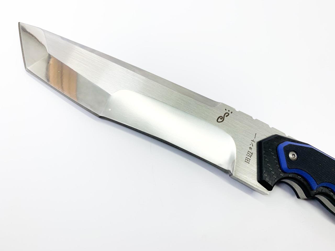 Масивен ловен нож с футуристично острие Made in Japan