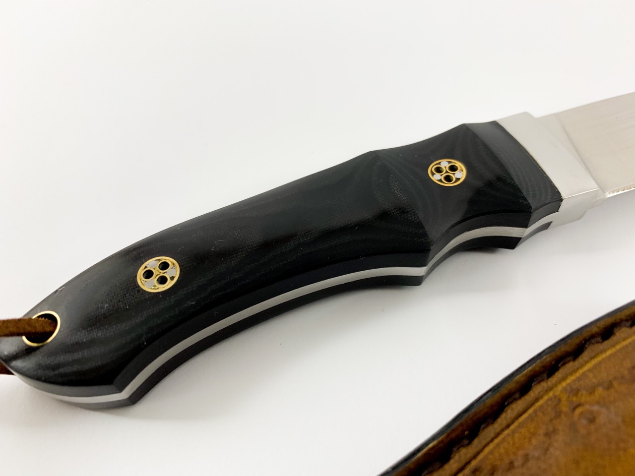 Ловен нож от масивна закалена стомана - Magnum Boker