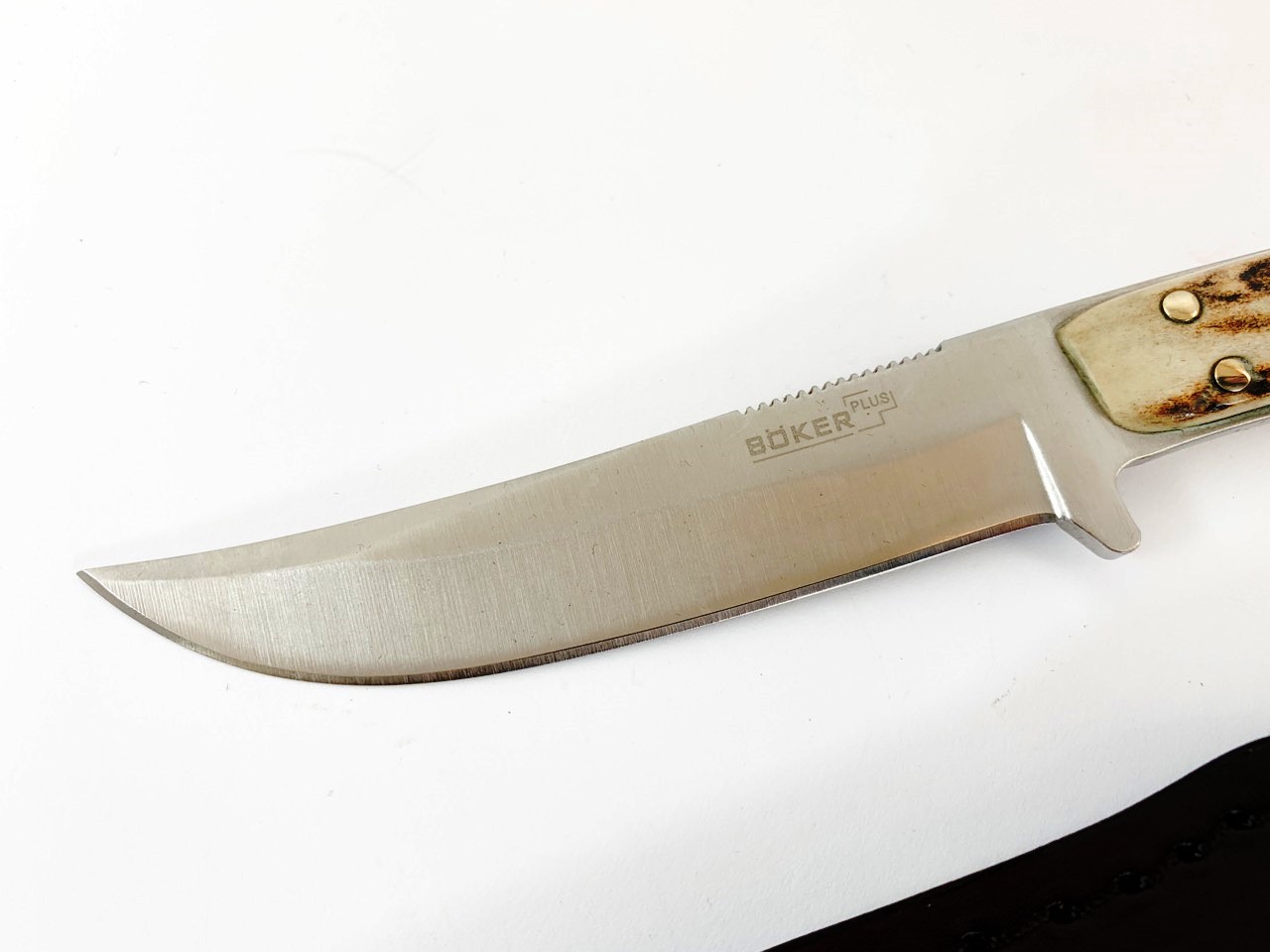 Ловен нож фултанг конструкция чирени от еленов рог LIMITED EDITIONS Boker plus Ловен нож фултанг конструкция чирени от еленов рог LIMITED EDITIONS Boker plus