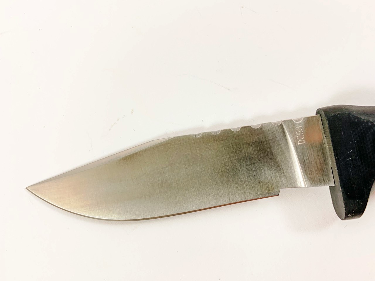 Ловен нож подходящ за дране стомана steel DC53