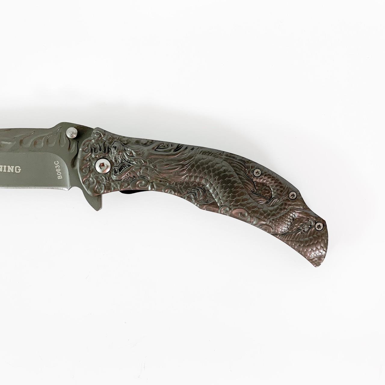 Сгъваем автоматичен нож метален с 3D картина на дракон Browning B063C Сгъваем автоматичен нож метален с 3D картина на дракон Browning B063C