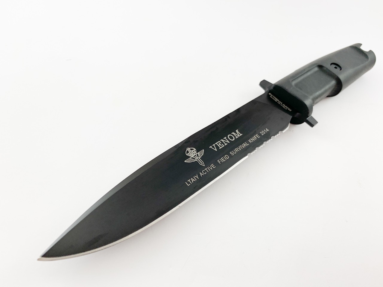 Нож ловен Extrema Ratio Venom, black handle italy с 1/3 серетирано острие
