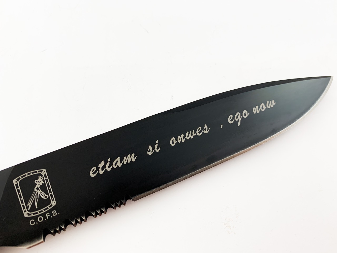 Нож ловен Extrema Ratio Venom, black handle italy с 1/3 серетирано острие