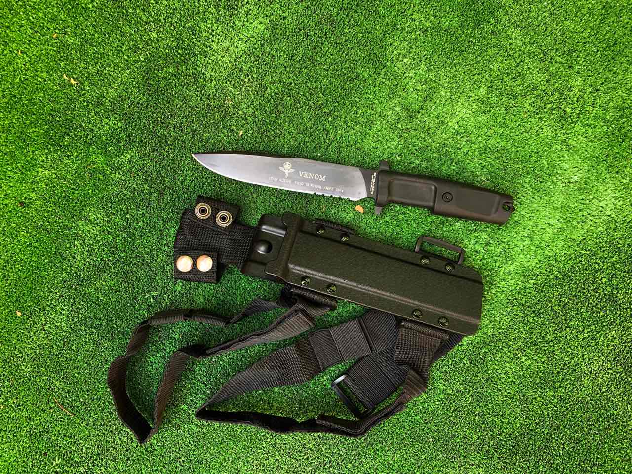 Нож ловен Extrema Ratio Venom, black handle italy с 1/3 серетирано острие