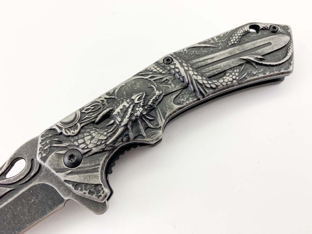 Сгъваем автоматичен нож Boker с инкрустиран Дракон с меч 3D Сгъваем автоматичен нож Boker с инкрустиран Дракон с меч 3D