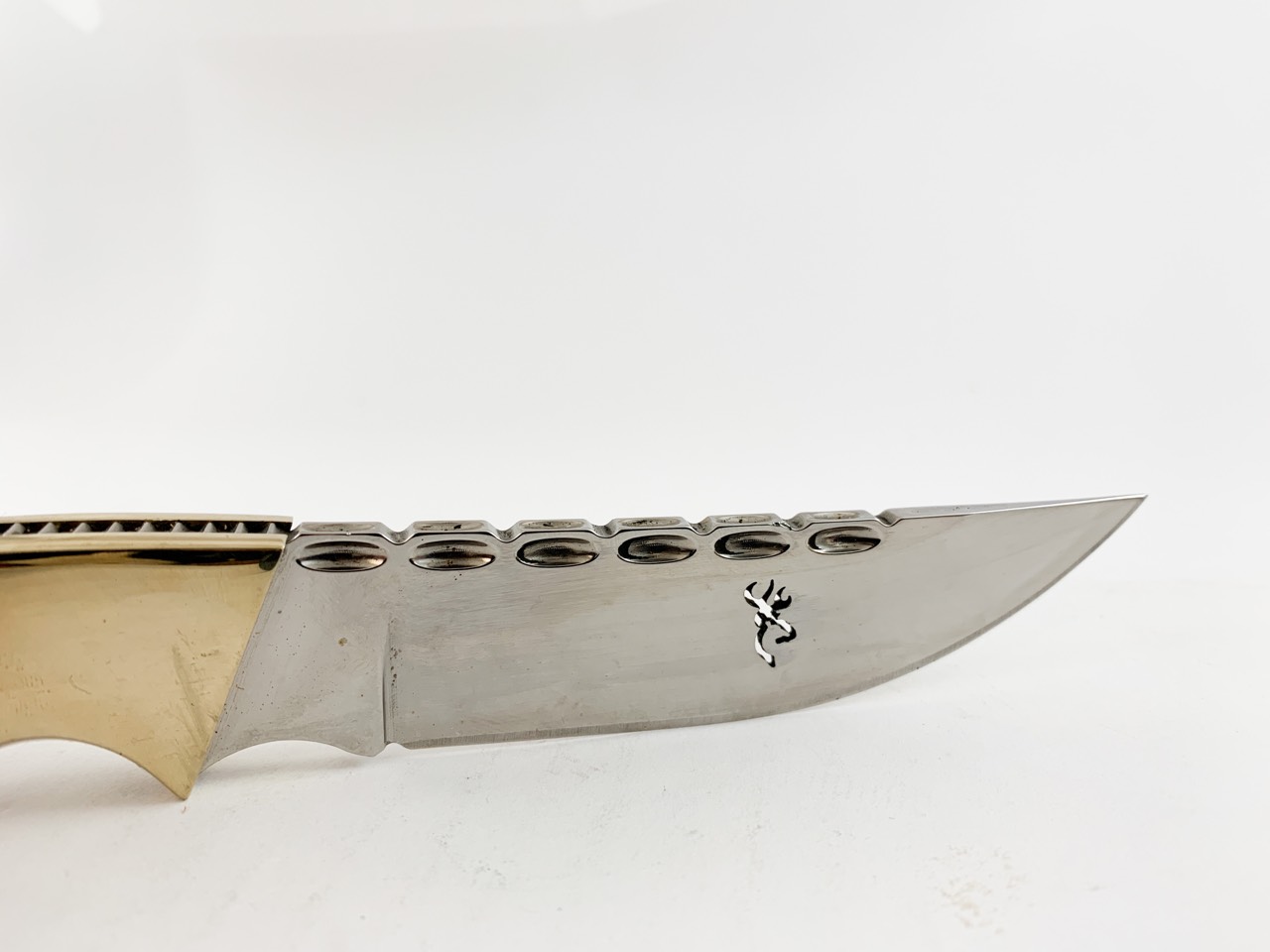 Ловен нож с дръжка от еленов рог и бронзов гард Browning