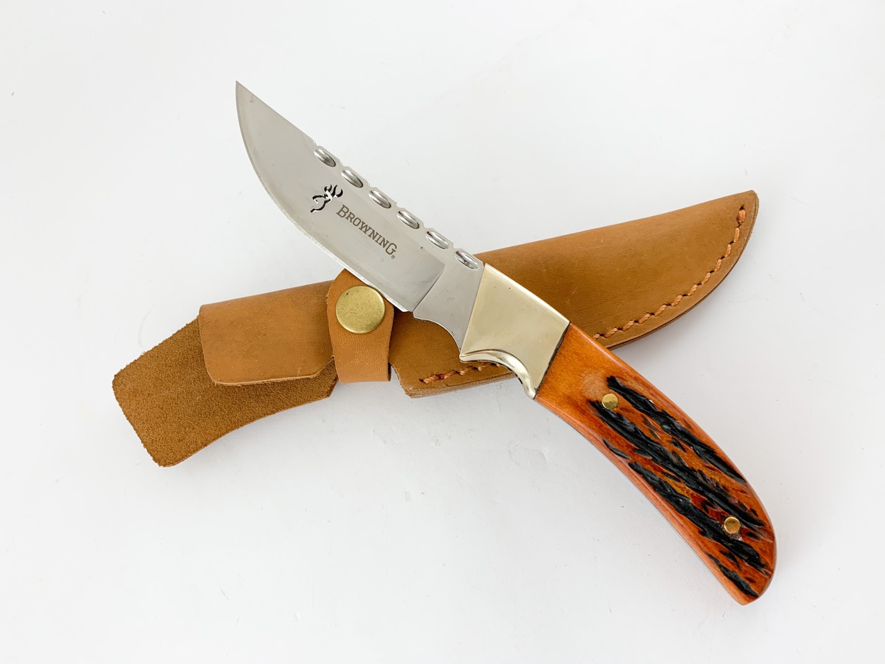 Ловен нож с дръжка от еленов рог и бронзов гард Browning