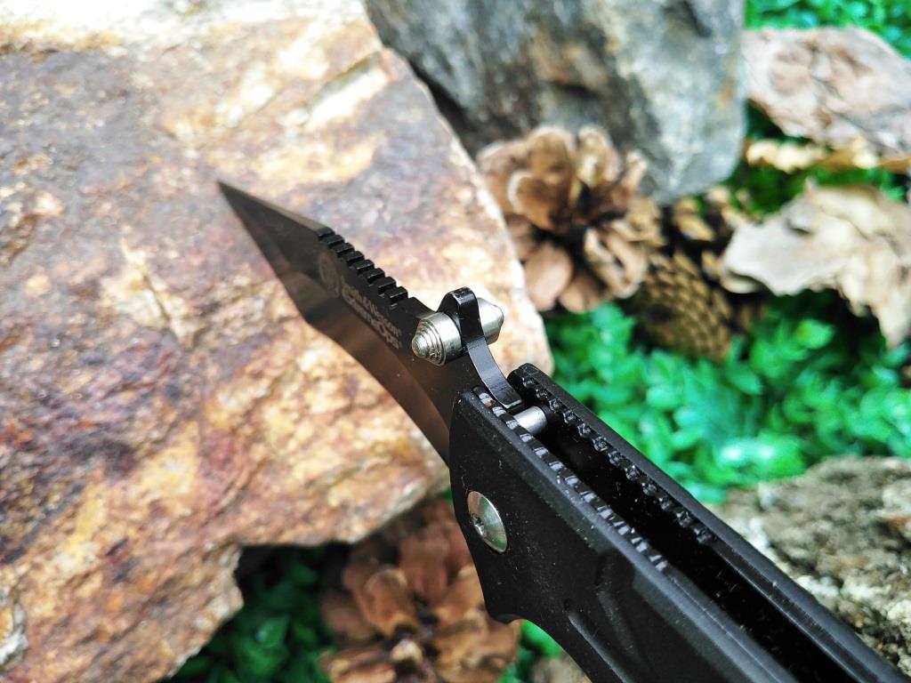 Сгъваем джобен нож Smith and Wesson 223АМ