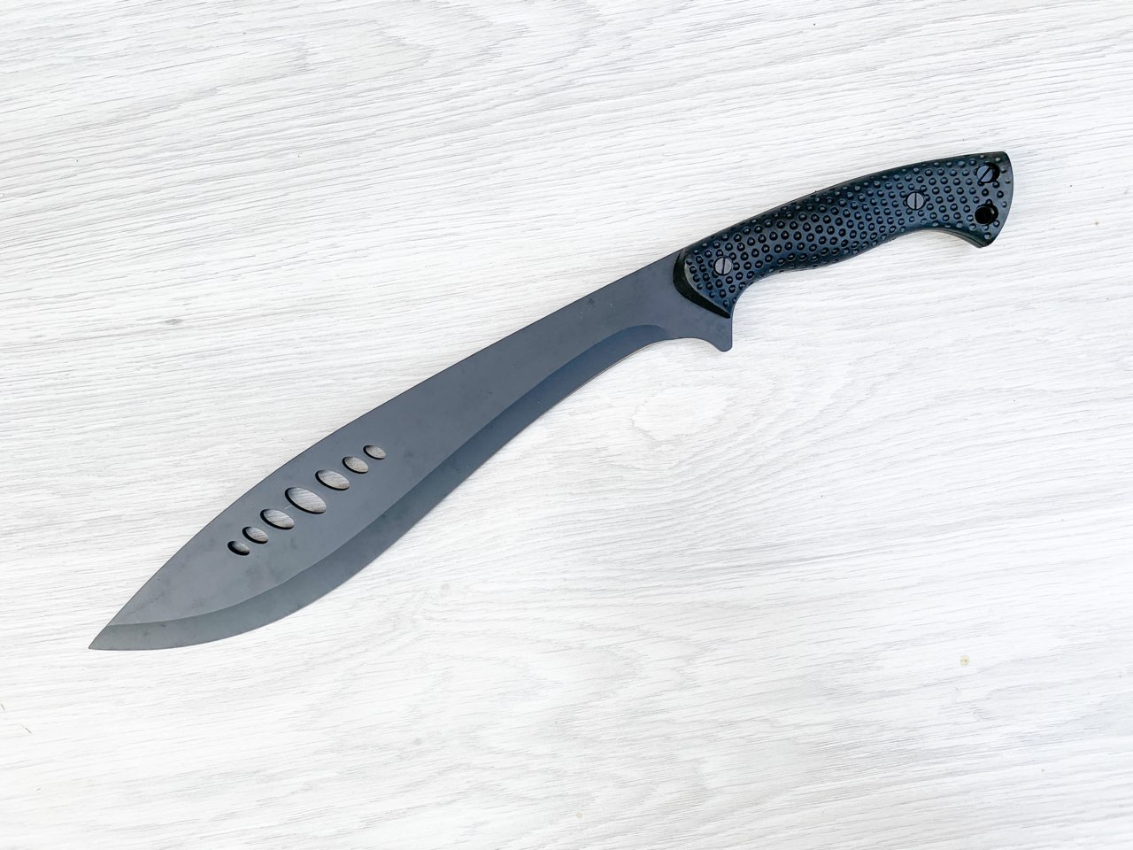 Голямо масивно тежко мачете кукри фултанг с черно безпрахово покритие кожена кания