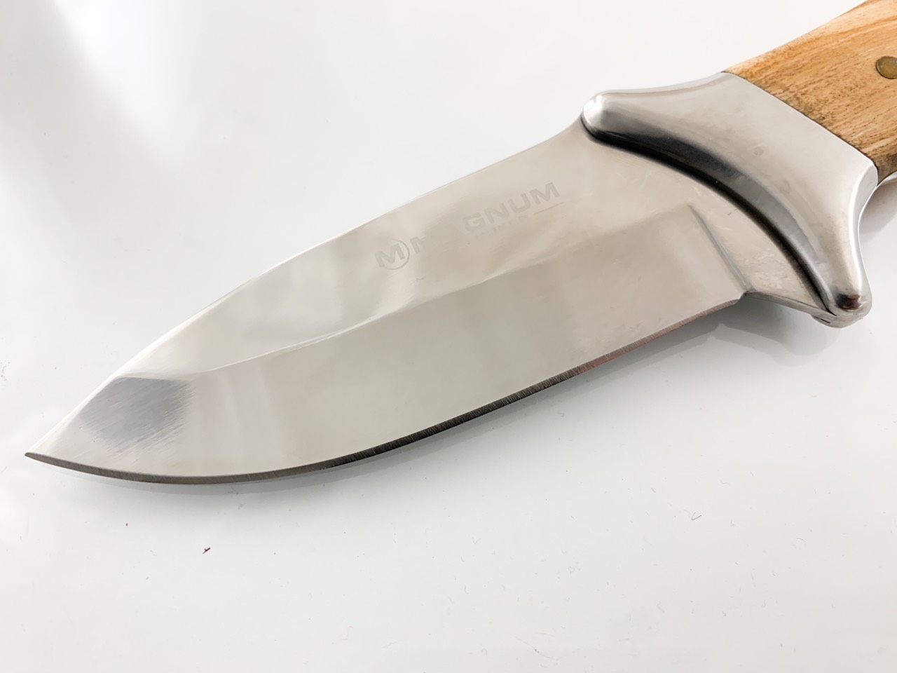 Ловен нож масивен от закалена стомана Magnum Boker steel 440A