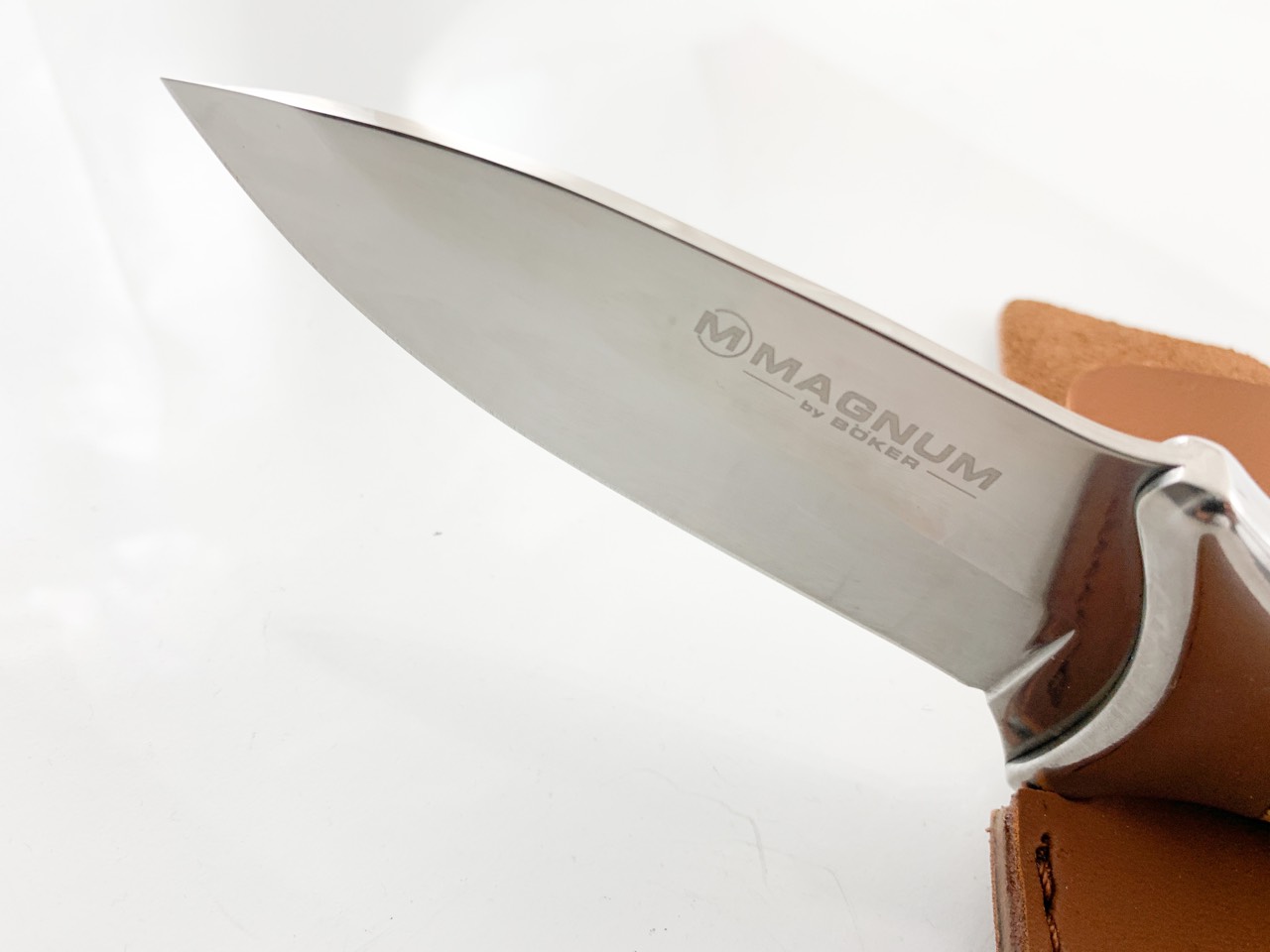 Ловен нож масивен от закалена стомана Magnum Boker steel 440A